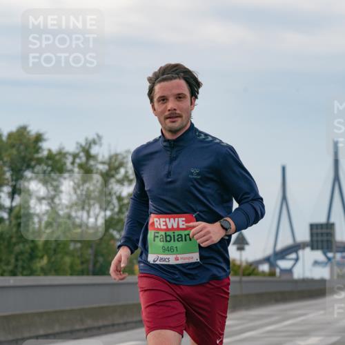 03.10.2025 - Köhlbrandbrückenlauf Michael Burmester http://msf.ph/oto/9159320 03.10.2025 15:42:16 Position 3 9461 meine-sportfotos.de