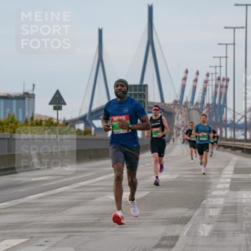 03.10.2025 - Köhlbrandbrückenlauf Michael Burmester http://msf.ph/oto/9159321 03.10.2025 15:42:19 Position 3  meine-sportfotos.de
