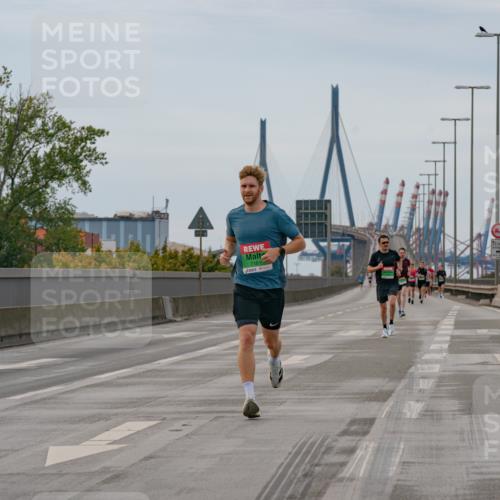 03.10.2025 - Köhlbrandbrückenlauf Michael Burmester http://msf.ph/oto/9159334 03.10.2025 15:42:30 Position 3 7181, 12, 5 meine-sportfotos.de