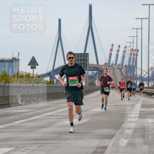 03.10.2025 - Köhlbrandbrückenlauf Michael Burmester http://msf.ph/oto/9159339 03.10.2025 15:42:37 Position 3 7026, 12 meine-sportfotos.de
