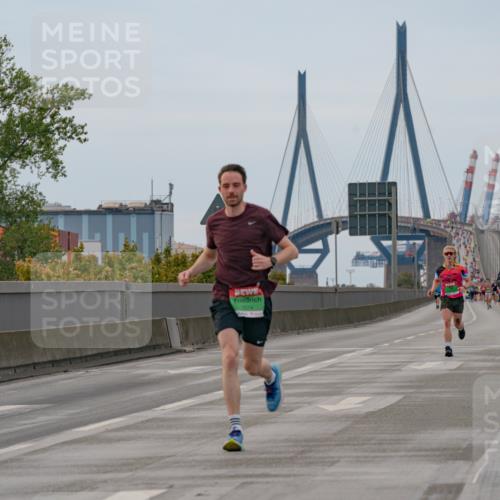 03.10.2025 - Köhlbrandbrückenlauf Michael Burmester http://msf.ph/oto/9159346 03.10.2025 15:42:44 Position 3 7074 meine-sportfotos.de