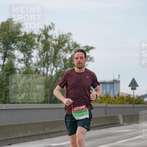 03.10.2025 - Köhlbrandbrückenlauf Michael Burmester http://msf.ph/oto/9159350 03.10.2025 15:42:47 Position 3 7074 meine-sportfotos.de
