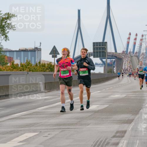 03.10.2025 - Köhlbrandbrückenlauf Michael Burmester http://msf.ph/oto/9159353 03.10.2025 15:42:53 Position 3 12, 5 meine-sportfotos.de