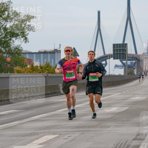 03.10.2025 - Köhlbrandbrückenlauf Michael Burmester http://msf.ph/oto/9159354 03.10.2025 15:42:53 Position 3  meine-sportfotos.de