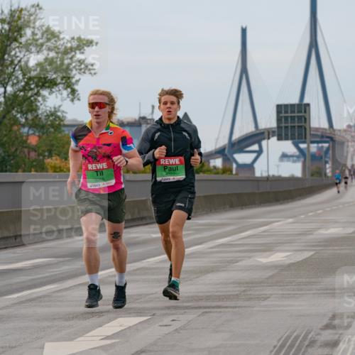 03.10.2025 - Köhlbrandbrückenlauf Michael Burmester http://msf.ph/oto/9159358 03.10.2025 15:42:55 Position 3 9268, 9322 meine-sportfotos.de