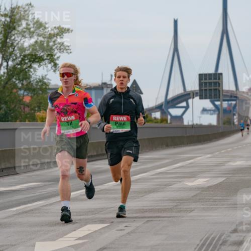 03.10.2025 - Köhlbrandbrückenlauf Michael Burmester http://msf.ph/oto/9159359 03.10.2025 15:42:55 Position 3 9268, 9322 meine-sportfotos.de