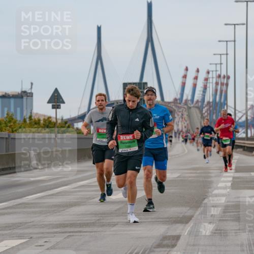 03.10.2025 - Köhlbrandbrückenlauf Michael Burmester http://msf.ph/oto/9159366 03.10.2025 15:43:04 Position 3 7286 meine-sportfotos.de