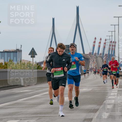 03.10.2025 - Köhlbrandbrückenlauf Michael Burmester http://msf.ph/oto/9159367 03.10.2025 15:43:05 Position 3 7286, 12, 5 meine-sportfotos.de