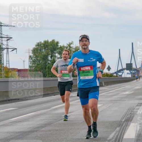 03.10.2025 - Köhlbrandbrückenlauf Michael Burmester http://msf.ph/oto/9159375 03.10.2025 15:43:10 Position 3 24, 7809, 9590 meine-sportfotos.de