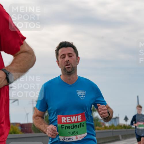 03.10.2025 - Köhlbrandbrückenlauf Michael Burmester http://msf.ph/oto/9159385 03.10.2025 15:43:21 Position 3 7068 meine-sportfotos.de