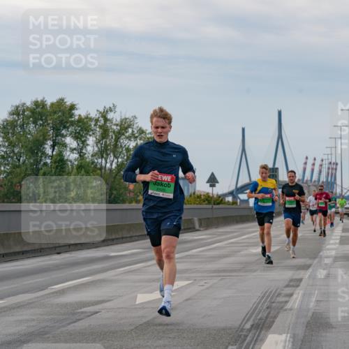 03.10.2025 - Köhlbrandbrückenlauf Michael Burmester http://msf.ph/oto/9159389 03.10.2025 15:43:23 Position 3 8920 meine-sportfotos.de