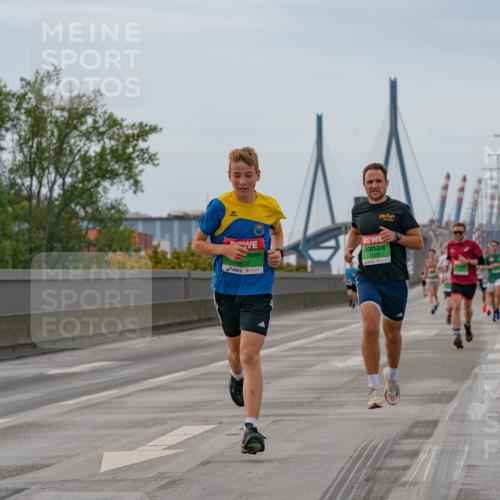 03.10.2025 - Köhlbrandbrückenlauf Michael Burmester http://msf.ph/oto/9159392 03.10.2025 15:43:25 Position 3 7123 meine-sportfotos.de