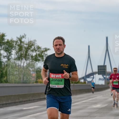03.10.2025 - Köhlbrandbrückenlauf Michael Burmester http://msf.ph/oto/9159396 03.10.2025 15:43:28 Position 3 7123 meine-sportfotos.de
