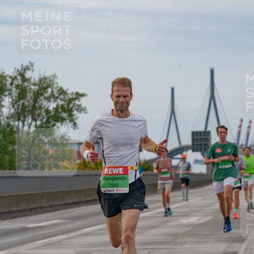 03.10.2025 - Köhlbrandbrückenlauf Michael Burmester http://msf.ph/oto/9159407 03.10.2025 15:43:36 Position 3 7040 meine-sportfotos.de