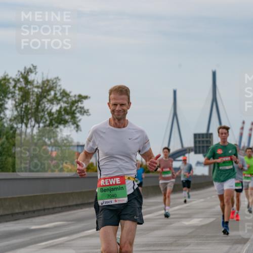 03.10.2025 - Köhlbrandbrückenlauf Michael Burmester http://msf.ph/oto/9159408 03.10.2025 15:43:36 Position 3 7040 meine-sportfotos.de