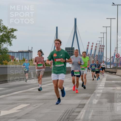 03.10.2025 - Köhlbrandbrückenlauf Michael Burmester http://msf.ph/oto/9159410 03.10.2025 15:43:39 Position 3 12, 5 meine-sportfotos.de