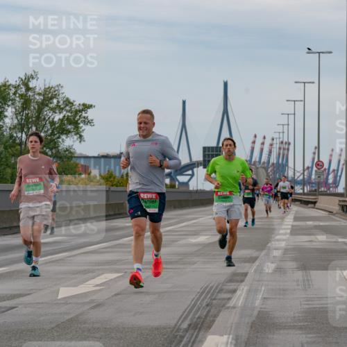 03.10.2025 - Köhlbrandbrückenlauf Michael Burmester http://msf.ph/oto/9159417 03.10.2025 15:43:42 Position 3 2 meine-sportfotos.de