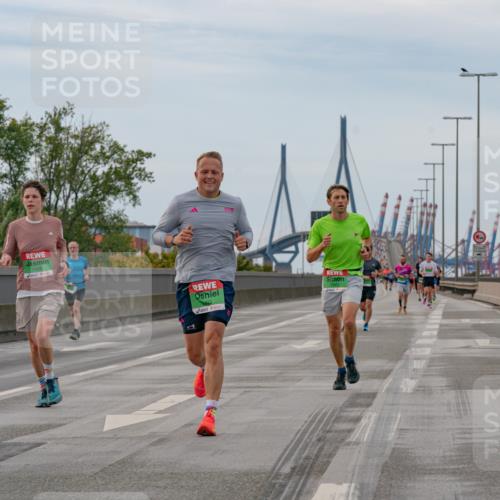 03.10.2025 - Köhlbrandbrückenlauf Michael Burmester http://msf.ph/oto/9159418 03.10.2025 15:43:43 Position 3 7100 meine-sportfotos.de
