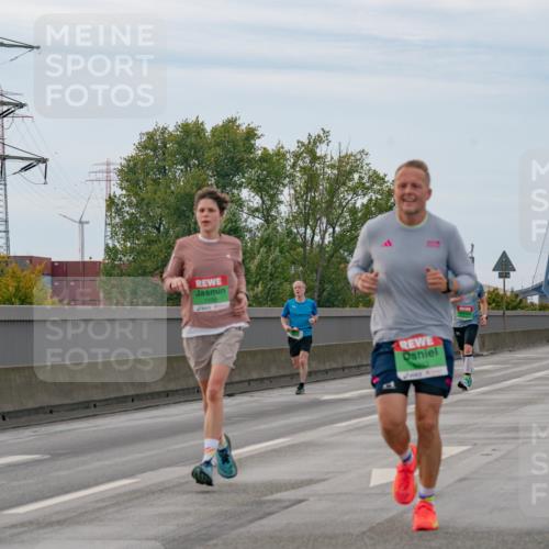 03.10.2025 - Köhlbrandbrückenlauf Michael Burmester http://msf.ph/oto/9159420 03.10.2025 15:43:43 Position 3 7100 meine-sportfotos.de