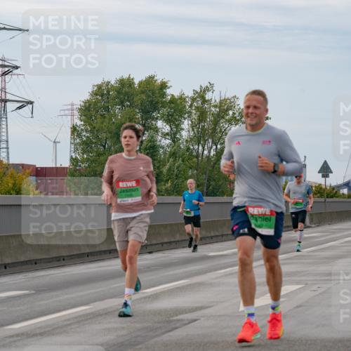 03.10.2025 - Köhlbrandbrückenlauf Michael Burmester http://msf.ph/oto/9159421 03.10.2025 15:43:44 Position 3 7100 meine-sportfotos.de
