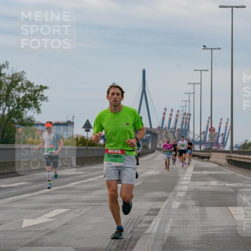 03.10.2025 - Köhlbrandbrückenlauf Michael Burmester http://msf.ph/oto/9159424 03.10.2025 15:43:45 Position 3 7072 meine-sportfotos.de