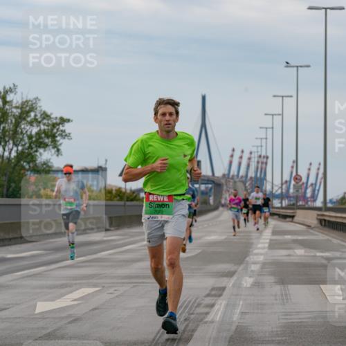 03.10.2025 - Köhlbrandbrückenlauf Michael Burmester http://msf.ph/oto/9159426 03.10.2025 15:43:45 Position 3 7072 meine-sportfotos.de