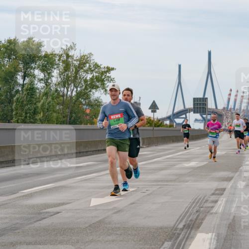 03.10.2025 - Köhlbrandbrückenlauf Michael Burmester http://msf.ph/oto/9159434 03.10.2025 15:43:50 Position 3 7197 meine-sportfotos.de