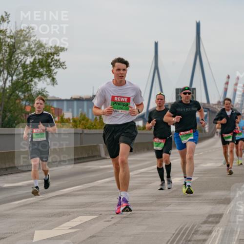 03.10.2025 - Köhlbrandbrückenlauf Michael Burmester http://msf.ph/oto/9159449 03.10.2025 15:44:00 Position 3 7166 meine-sportfotos.de