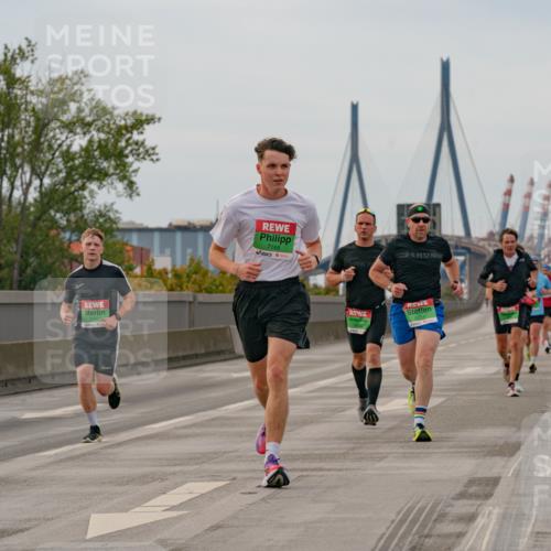 03.10.2025 - Köhlbrandbrückenlauf Michael Burmester http://msf.ph/oto/9159450 03.10.2025 15:44:00 Position 3 7166 meine-sportfotos.de