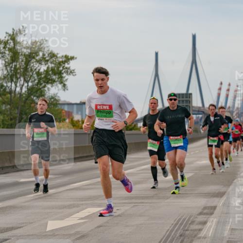 03.10.2025 - Köhlbrandbrückenlauf Michael Burmester http://msf.ph/oto/9159452 03.10.2025 15:44:01 Position 3 7166 meine-sportfotos.de