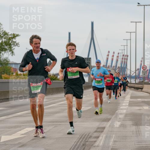 03.10.2025 - Köhlbrandbrückenlauf Michael Burmester http://msf.ph/oto/9159463 03.10.2025 15:44:07 Position 3 7277, 717 meine-sportfotos.de