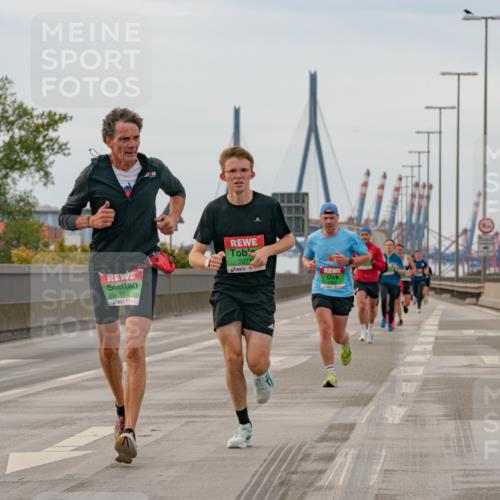 03.10.2025 - Köhlbrandbrückenlauf Michael Burmester http://msf.ph/oto/9159464 03.10.2025 15:44:08 Position 3 7170, 7277 meine-sportfotos.de