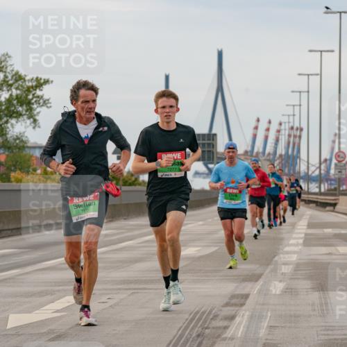 03.10.2025 - Köhlbrandbrückenlauf Michael Burmester http://msf.ph/oto/9159465 03.10.2025 15:44:08 Position 3 7170, 7277 meine-sportfotos.de