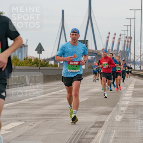 03.10.2025 - Köhlbrandbrückenlauf Michael Burmester http://msf.ph/oto/9159466 03.10.2025 15:44:10 Position 3 7277, 8942 meine-sportfotos.de