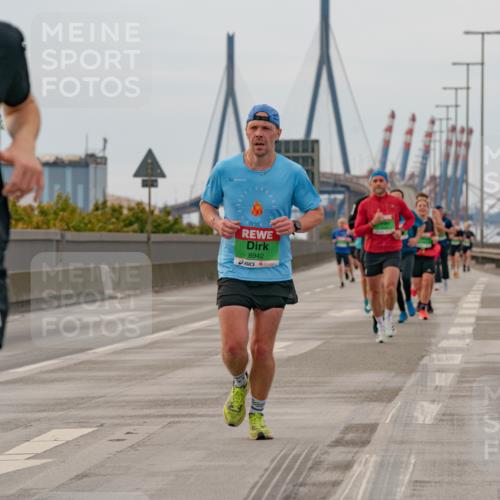 03.10.2025 - Köhlbrandbrückenlauf Michael Burmester http://msf.ph/oto/9159468 03.10.2025 15:44:10 Position 3 7277, 8942 meine-sportfotos.de