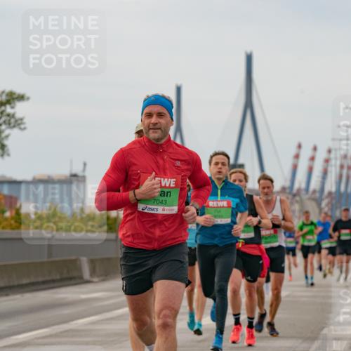 03.10.2025 - Köhlbrandbrückenlauf Michael Burmester http://msf.ph/oto/9159473 03.10.2025 15:44:17 Position 3 7043, 0743 meine-sportfotos.de