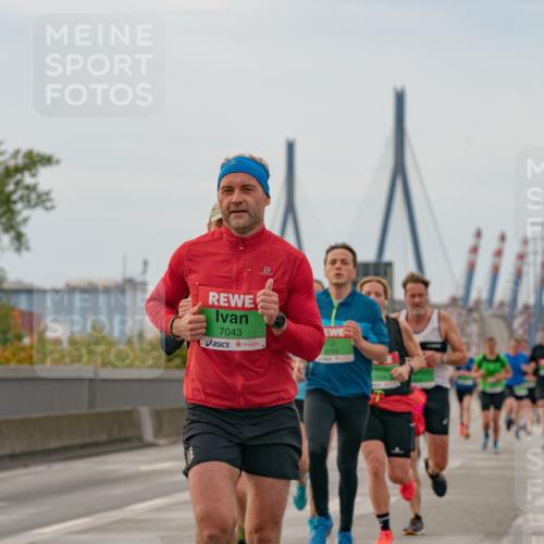 03.10.2025 - Köhlbrandbrückenlauf Michael Burmester http://msf.ph/oto/9159475 03.10.2025 15:44:17 Position 3 7043 meine-sportfotos.de
