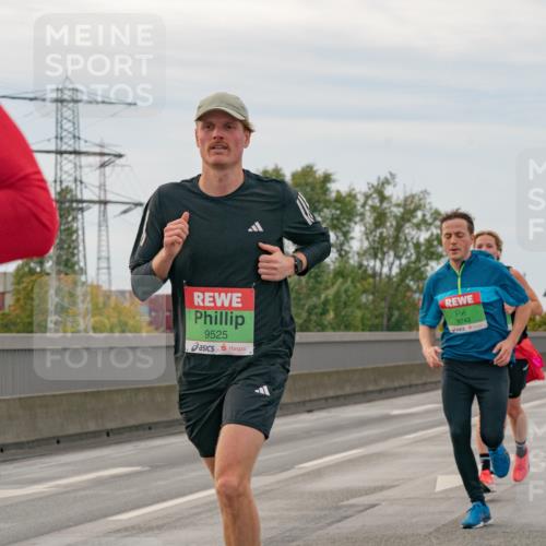 03.10.2025 - Köhlbrandbrückenlauf Michael Burmester http://msf.ph/oto/9159477 03.10.2025 15:44:20 Position 3 9525, 9743 meine-sportfotos.de