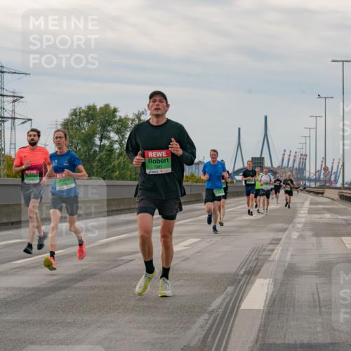 03.10.2025 - Köhlbrandbrückenlauf Michael Burmester http://msf.ph/oto/9159496 03.10.2025 15:44:34 Position 3 7041 meine-sportfotos.de