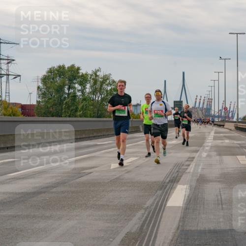 03.10.2025 - Köhlbrandbrückenlauf Michael Burmester http://msf.ph/oto/9159503 03.10.2025 15:44:40 Position 3  meine-sportfotos.de