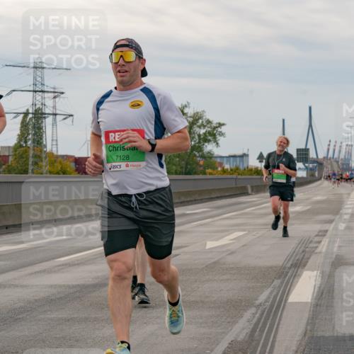 03.10.2025 - Köhlbrandbrückenlauf Michael Burmester http://msf.ph/oto/9159505 03.10.2025 15:44:43 Position 3 7029, 7128 meine-sportfotos.de