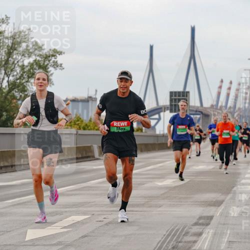 03.10.2025 - Köhlbrandbrückenlauf Michael Burmester http://msf.ph/oto/9159526 03.10.2025 15:45:23 Position 3  meine-sportfotos.de
