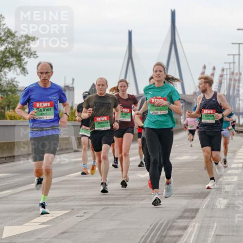 03.10.2025 - Köhlbrandbrückenlauf Michael Burmester http://msf.ph/oto/9159543 03.10.2025 15:45:35 Position 3 9226, 9087, 7051, 9438, 7131 meine-sportfotos.de