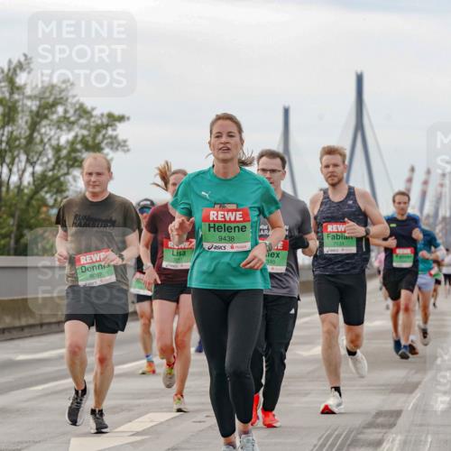 03.10.2025 - Köhlbrandbrückenlauf Michael Burmester http://msf.ph/oto/9159549 03.10.2025 15:45:37 Position 3 9438, 0, 7131, 340, 9087, 7051 meine-sportfotos.de