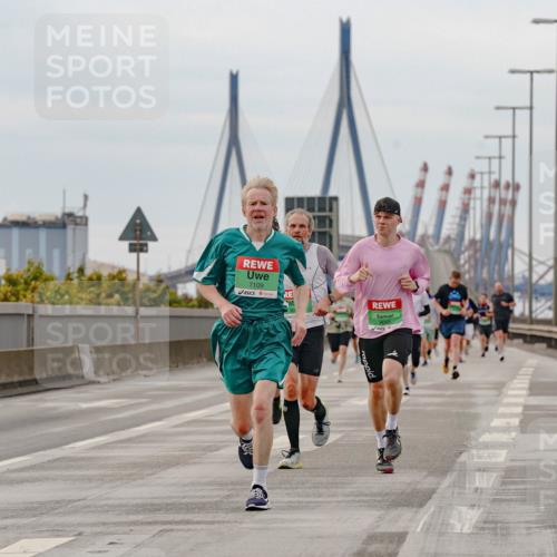 03.10.2025 - Köhlbrandbrückenlauf Michael Burmester http://msf.ph/oto/9159574 03.10.2025 15:45:50 Position 3 4668, 7109 meine-sportfotos.de
