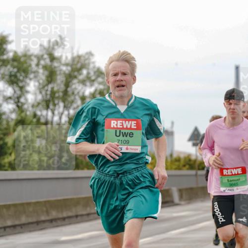 03.10.2025 - Köhlbrandbrückenlauf Michael Burmester http://msf.ph/oto/9159580 03.10.2025 15:45:53 Position 3 7109, 9665 meine-sportfotos.de