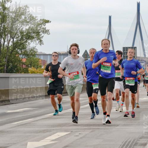 03.10.2025 - Köhlbrandbrückenlauf Michael Burmester http://msf.ph/oto/9159612 03.10.2025 15:46:11 Position 3 361, 117, 9223, 224 meine-sportfotos.de