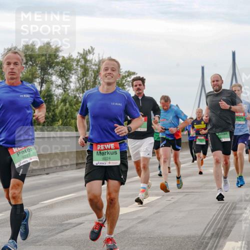 03.10.2025 - Köhlbrandbrückenlauf Michael Burmester http://msf.ph/oto/9159626 03.10.2025 15:46:16 Position 3 9223, 1, 9227, 9224, 9577 meine-sportfotos.de