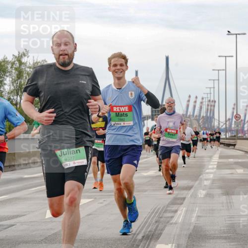 03.10.2025 - Köhlbrandbrückenlauf Michael Burmester http://msf.ph/oto/9159633 03.10.2025 15:46:19 Position 3 9577, 7882 meine-sportfotos.de