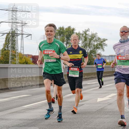 03.10.2025 - Köhlbrandbrückenlauf Michael Burmester http://msf.ph/oto/9159644 03.10.2025 15:46:22 Position 3 9659, 9086, 7121 meine-sportfotos.de
